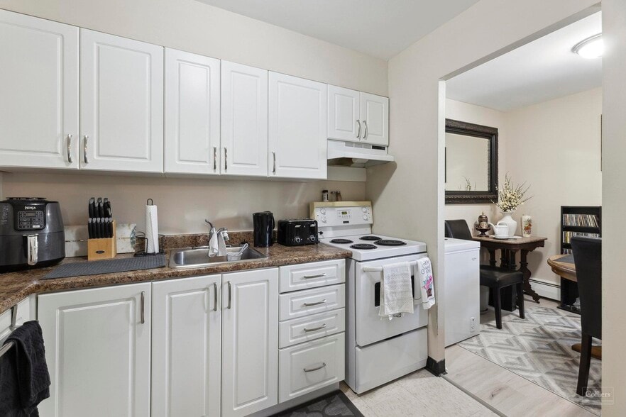More Photos Of 300 Regent St, Kingston Apartments For Sale