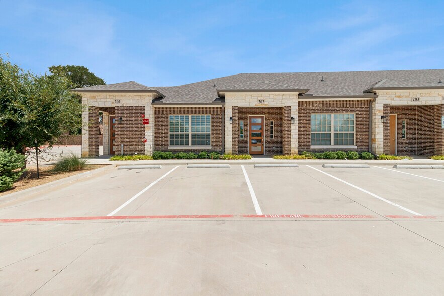 More Photos Of 2681 MacArthur Blvd, Lewisville Medical For Sale