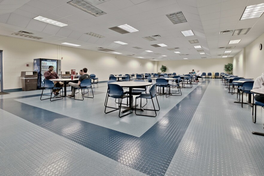 More Photos Of 45 Commerce Dr, Augusta Office For Lease