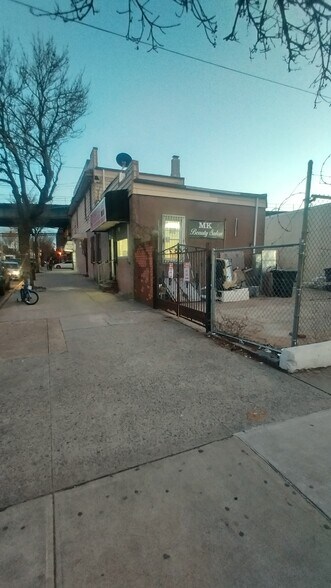 More Photos Of 10354 93rd St, Ozone Park General Retail For Lease