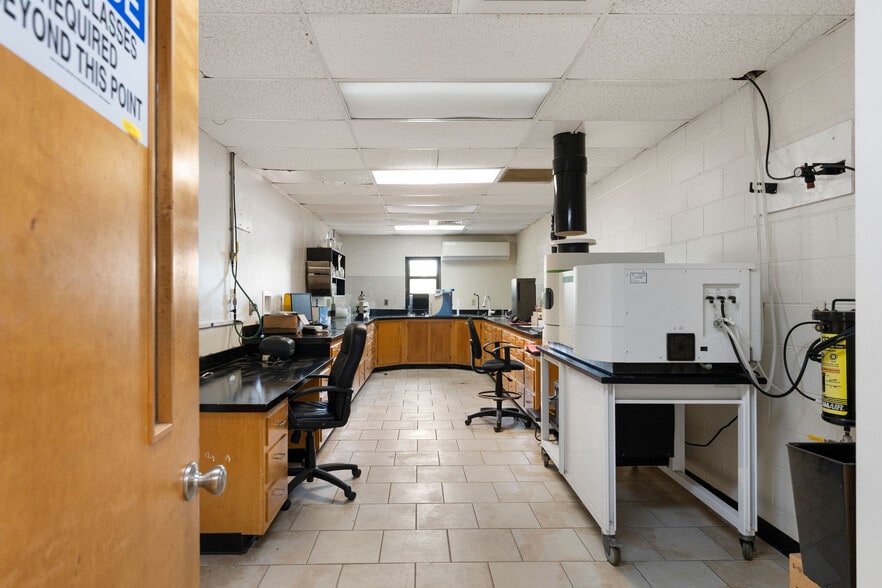 More Photos Of 112 Old Mill Rd, Cartersville Research And Development For Sale