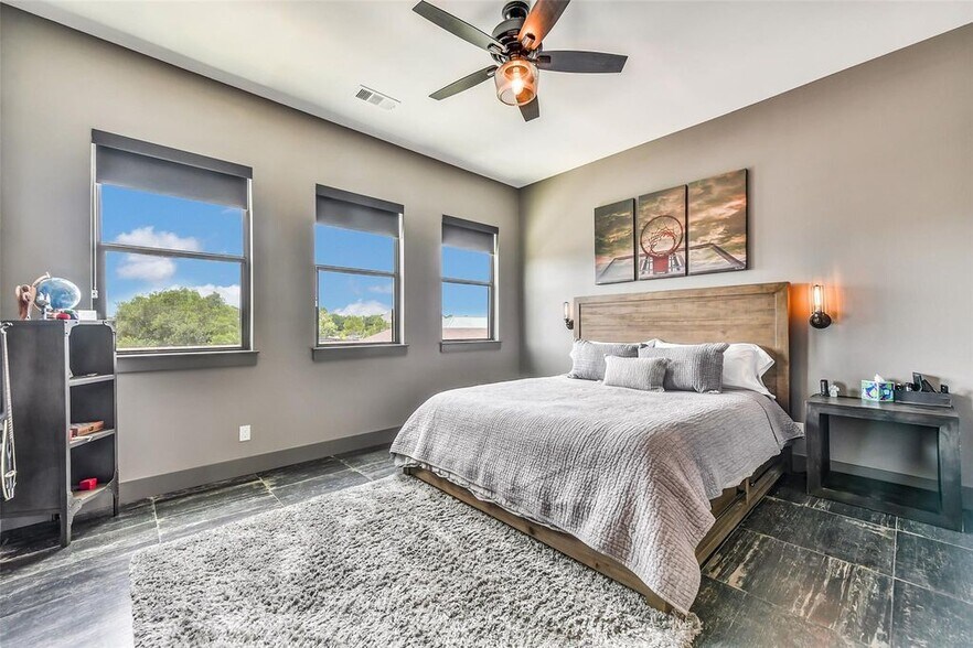 More Photos Of 316 Morningside Dr, Friendswood Loft Creative Space For Sale