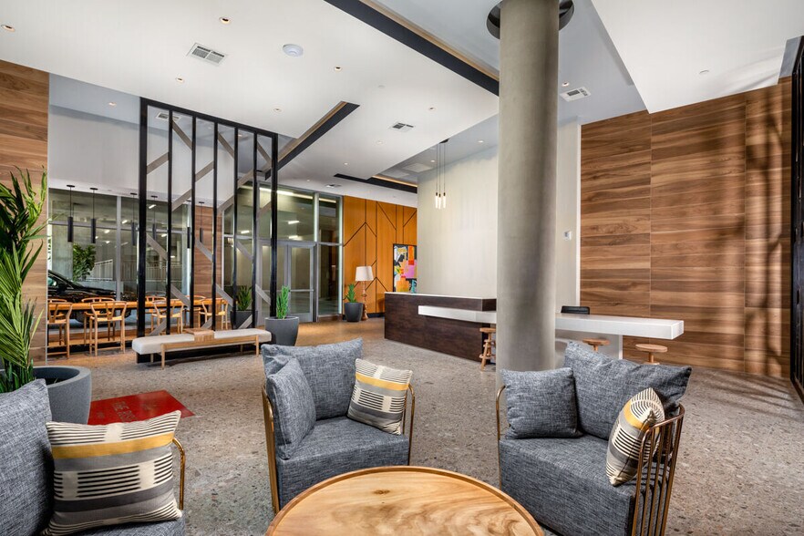 More Photos Of 750 S Oxford Ave, Los Angeles Apartments For Lease