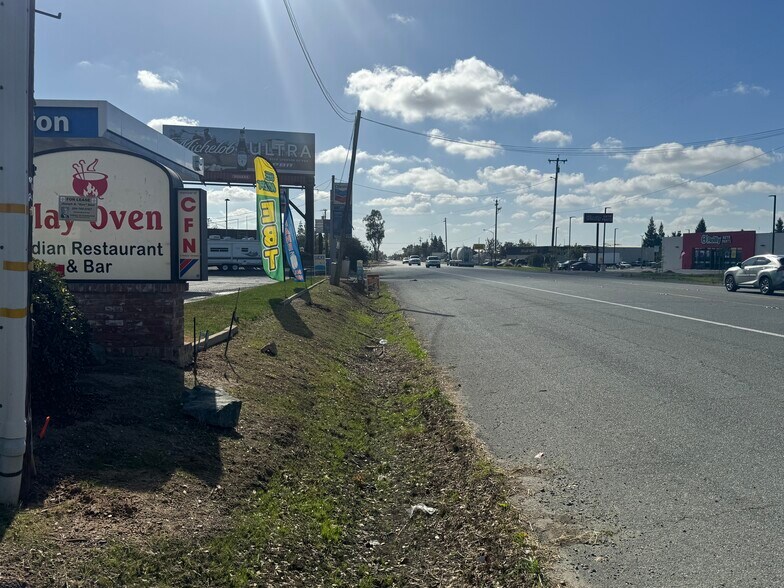 More Photos Of 18680-18690 Highway 88, Lockeford General Retail For Lease