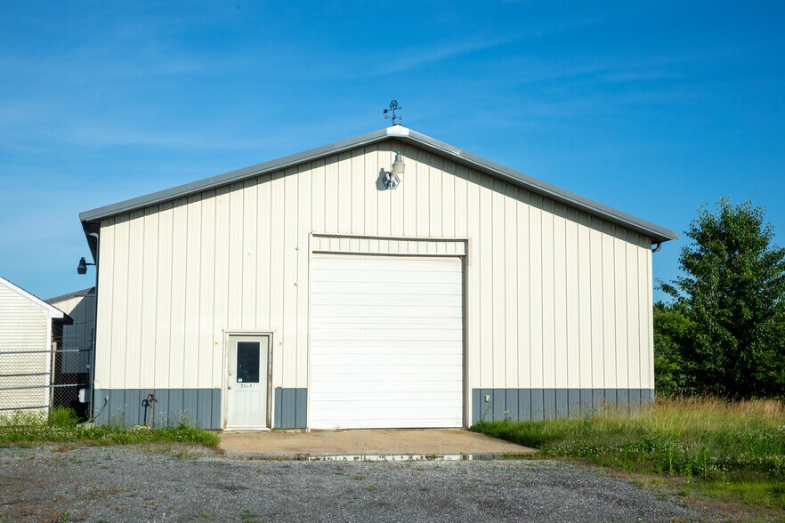 More Photos Of 20643 Sussex Hwy, Seaford Warehouse For Lease