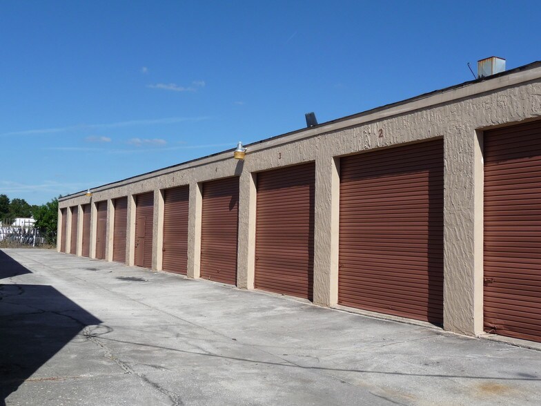 More Photos Of 555 Marlborough St, Oldsmar Warehouse For Lease