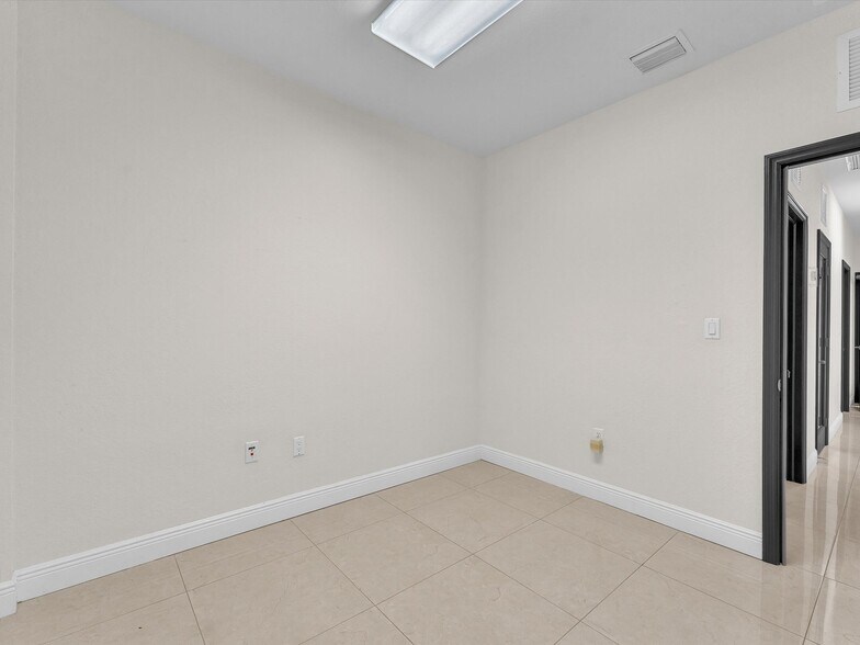 More Photos Of 2470 NW 102nd Pl, Doral Storefront Retail Office For Sale