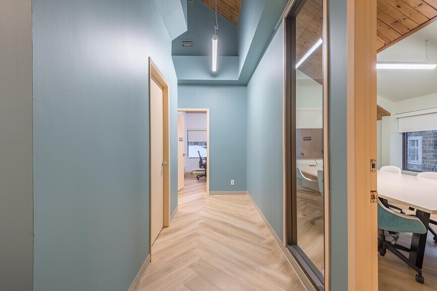 More Photos Of 50 Rue Saint-Charles O, Longueuil Medical For Lease