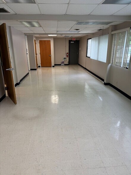 More Photos Of 111 N Main St, Janesville Medical For Lease