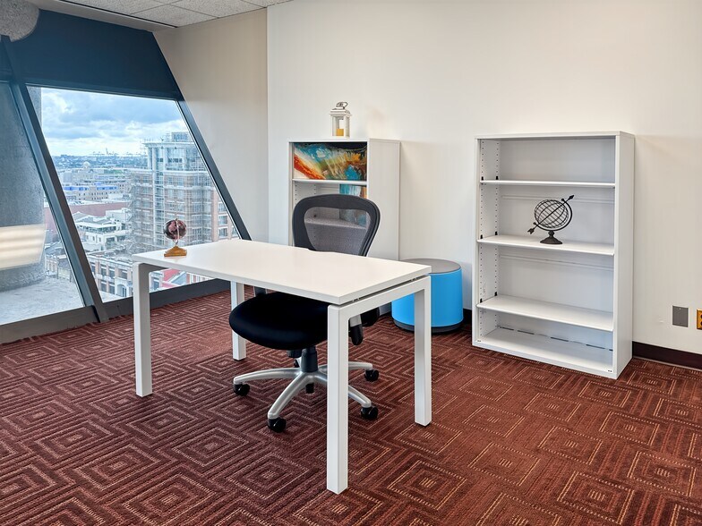 More Photos Of 650 Poydras St, New Orleans Coworking Space