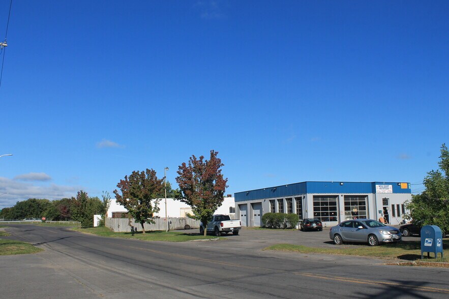 More Photos Of 4106 New Court Ave, Syracuse Auto Repair For Sale