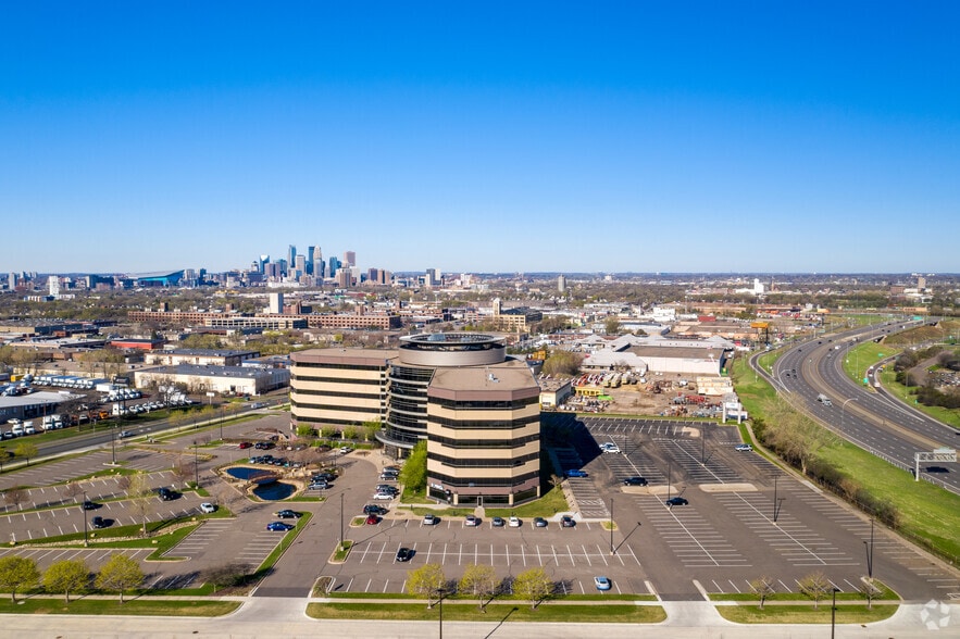 More Photos Of 3001 NE Broadway St, Minneapolis Office For Lease
