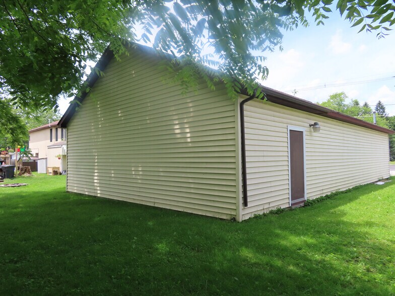 More Photos Of 275 Main St, Saegertown Storefront Retail Residential For Sale