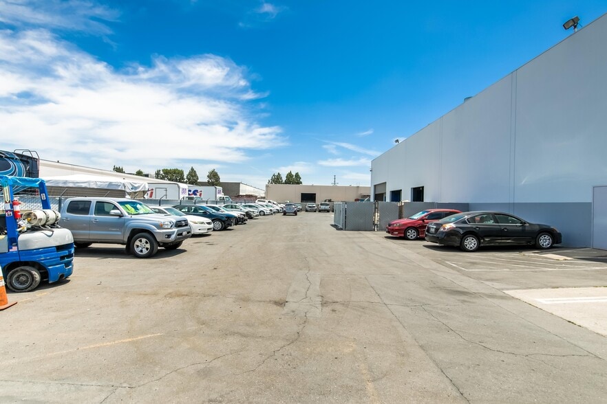 More Photos Of 1621 E Orangethorpe Ave, Fullerton Warehouse For Sale