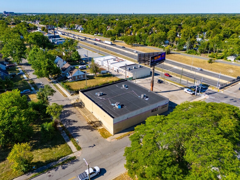 More Photos Of 7870 Southfield Rd, Detroit Freestanding For Sale