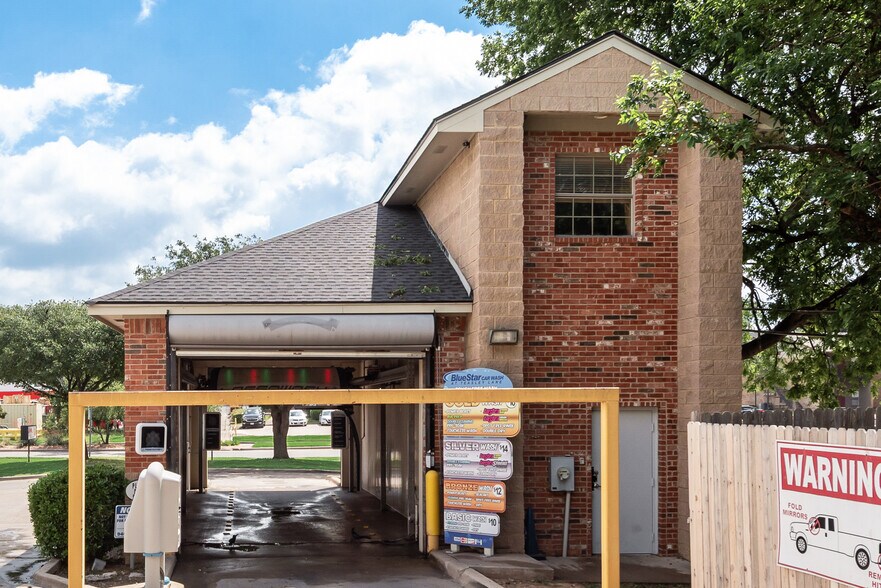 More Photos Of 1704 Teasley Ln, Denton Specialty For Sale