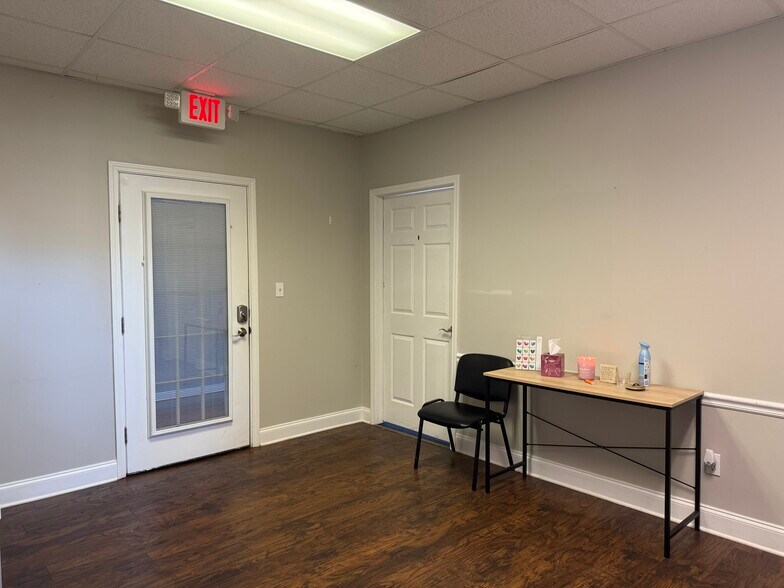 More Photos Of 118 S Main St, Greensboro Restaurant For Sale