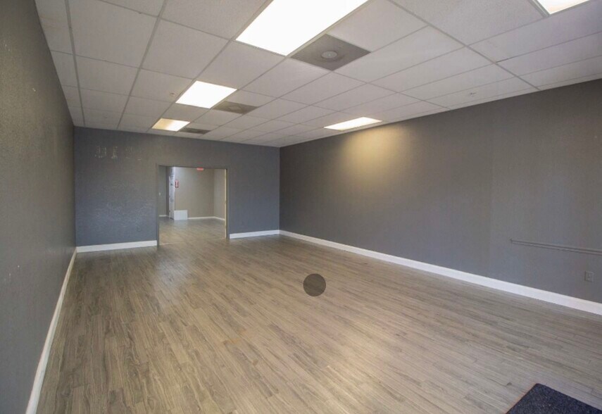 More Photos Of 701 JC Center Ct, Port Charlotte Unknown For Lease