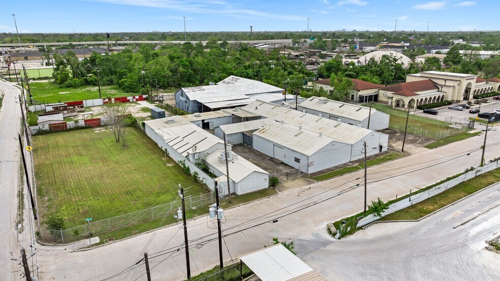 More Photos Of 3314 Carr St, Houston Manufacturing For Sale