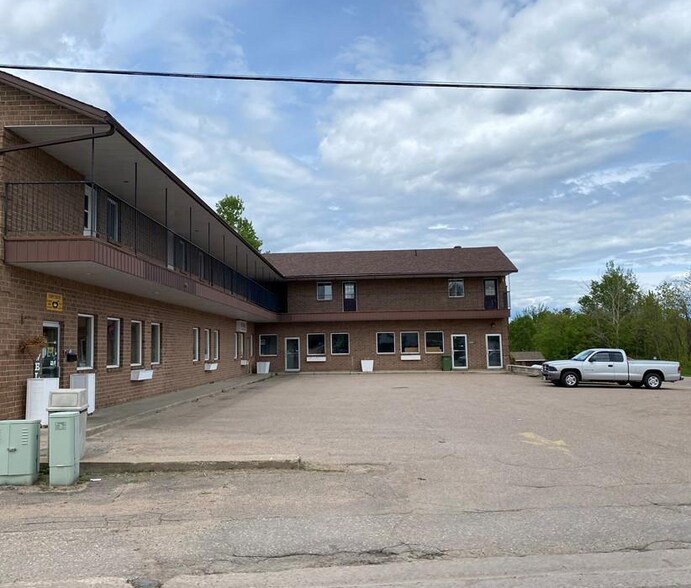 More Photos Of 1049 Victoria St, Petawawa Apartments For Sale