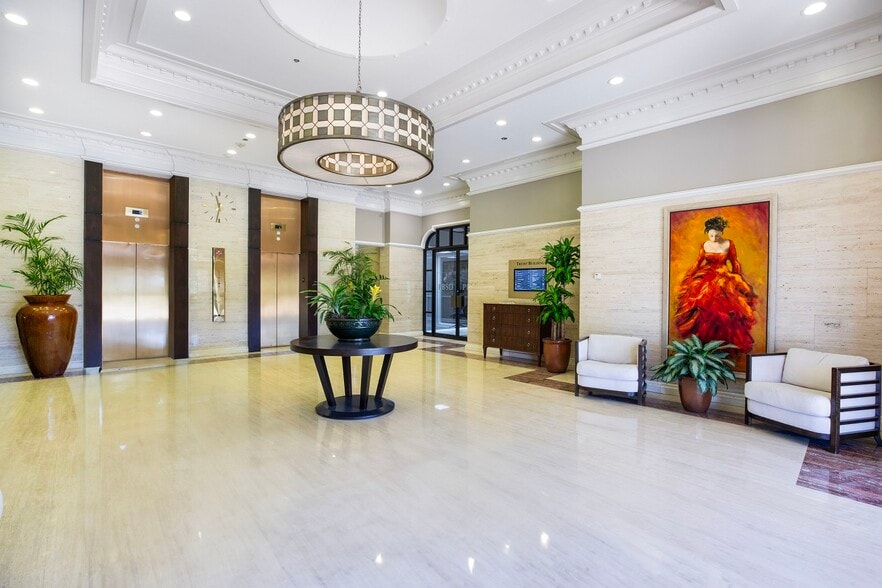 More Photos Of 801 Laurel Oak Dr, Naples Office For Lease