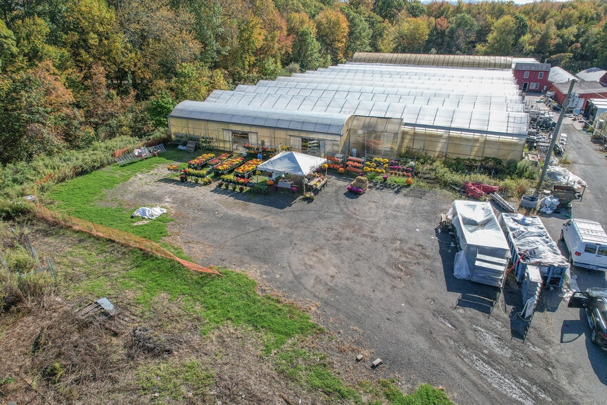 More Photos Of 2035 Scott Rd, Cheshire Specialty For Sale