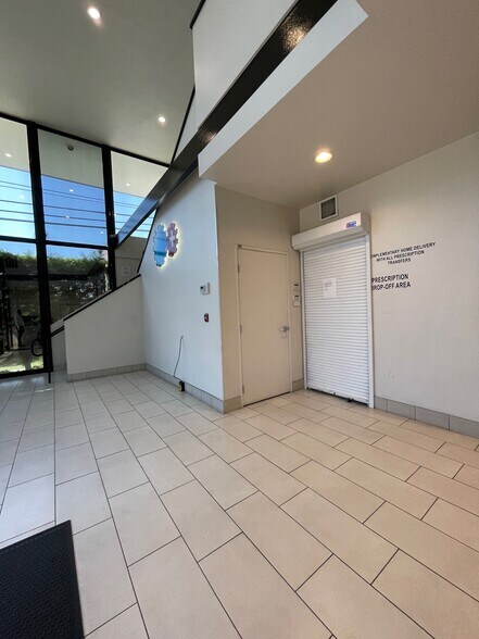 More Photos Of 10630 Sepulveda Blvd, Mission Hills Medical For Lease