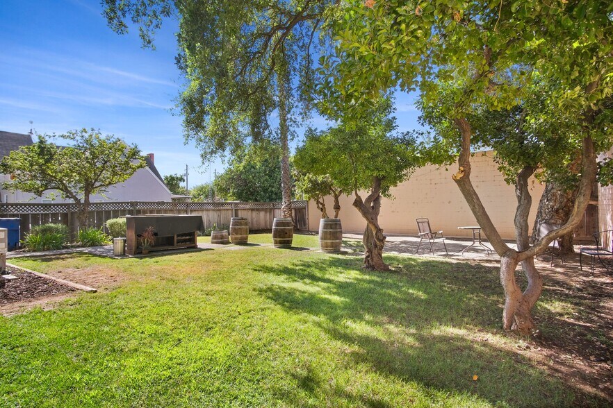 More Photos Of 355 W Las Palmas Ave, Patterson Office Residential For Sale