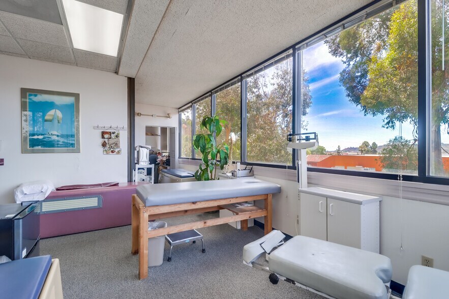 More Photos Of 2333 Camino del Rio S, San Diego Office For Sale