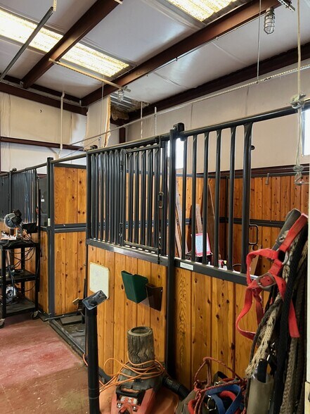 More Photos Of 3026C S Main St, Winston-Salem Veterinarian Kennel For Lease
