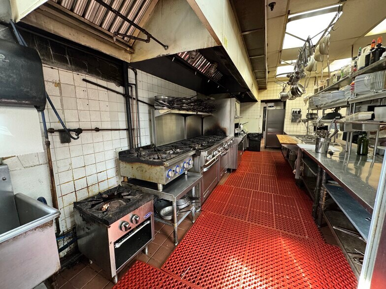 More Photos Of 420 Higgins Ave, Brielle Restaurant For Sale