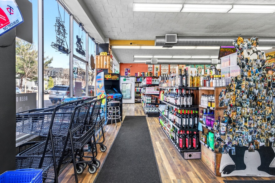 More Photos Of 664 Grand Ave, Saint Paul Storefront Retail Residential For Sale