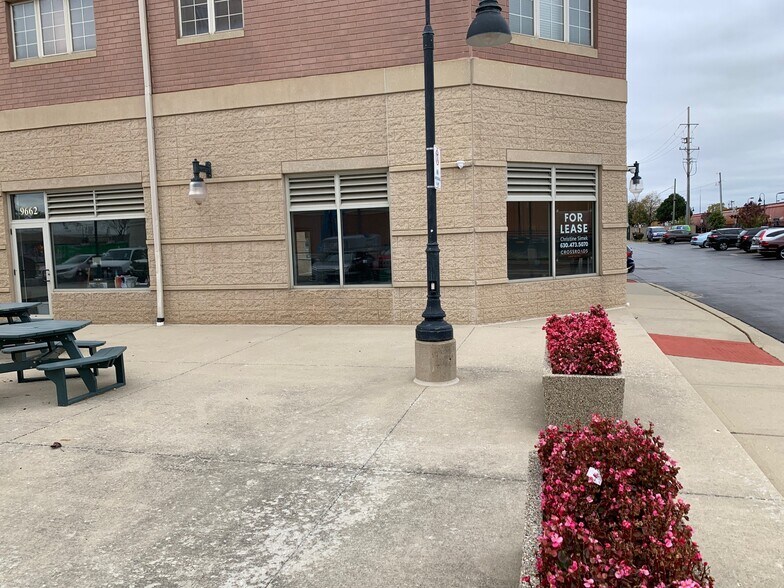 More Photos Of 9660-9684 Franklin Ave, Franklin Park Apartments For Lease