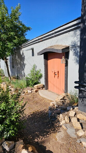 More Photos Of 106 S Chestnut St, Colorado Springs Storefront For Lease