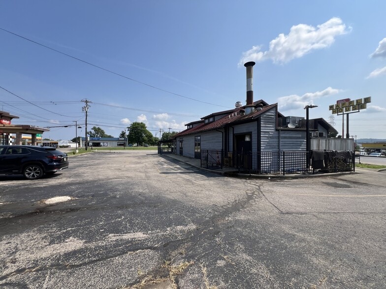 More Photos Of 2343 E Sharon Rd, Cincinnati Restaurant For Sale