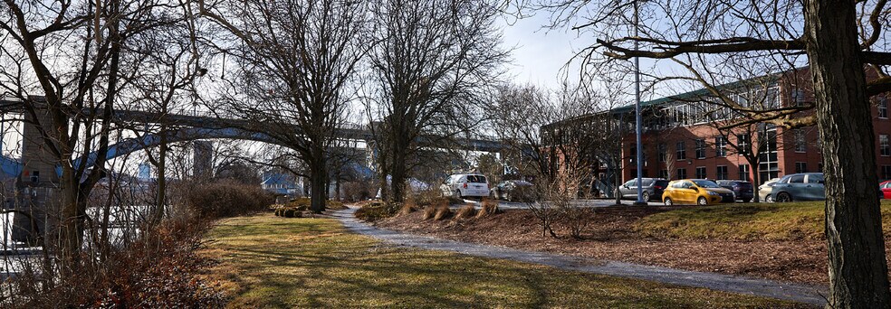 More Photos Of 800 Waterfront Dr, Pittsburgh Office For Lease