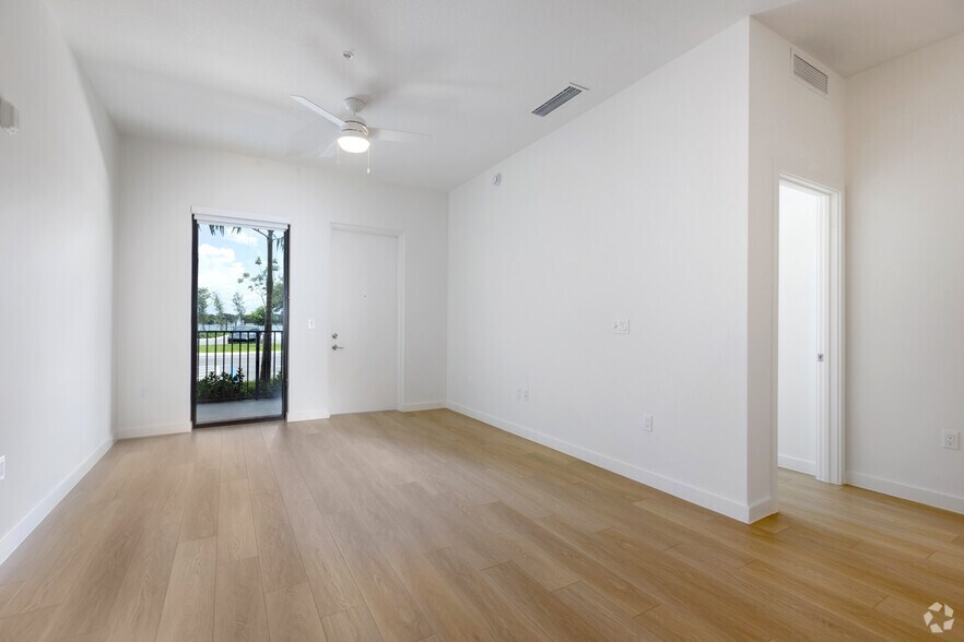 More Photos Of 8205 Commerce, Miami Lakes Apartments For Lease