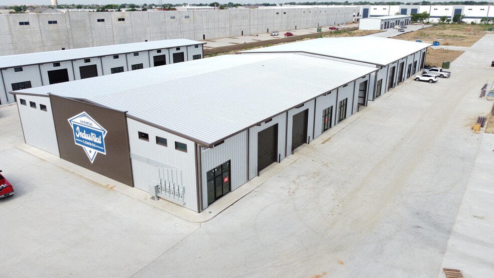 More Photos Of 13055 Harmon Rd, Fort Worth Warehouse For Lease