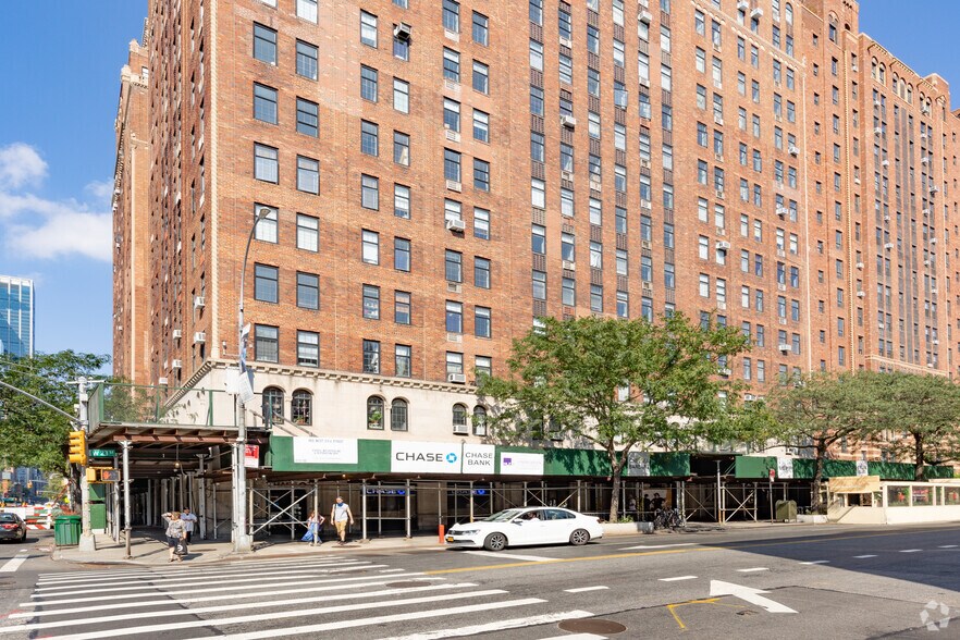 More Photos Of 219 9th Ave, New York Apartments For Sale
