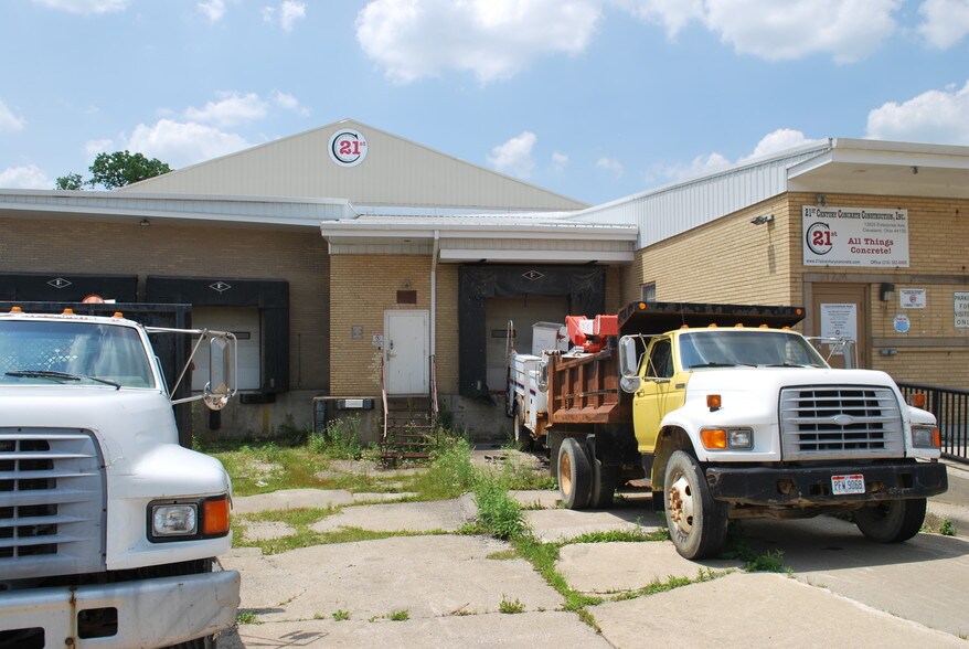 More Photos Of 13921-13995 Enterprise Ave, Cleveland Manufacturing For Sale