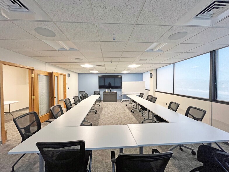 More Photos Of 6 Loudon Rd, Concord Office For Lease