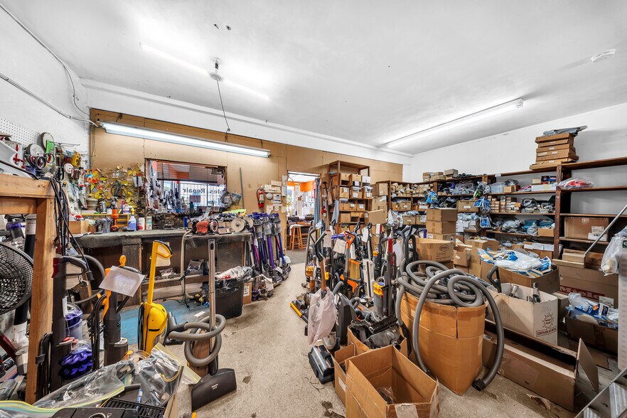 More Photos Of 18480-18484 W Dixie Hwy, North Miami Beach Unknown For Lease