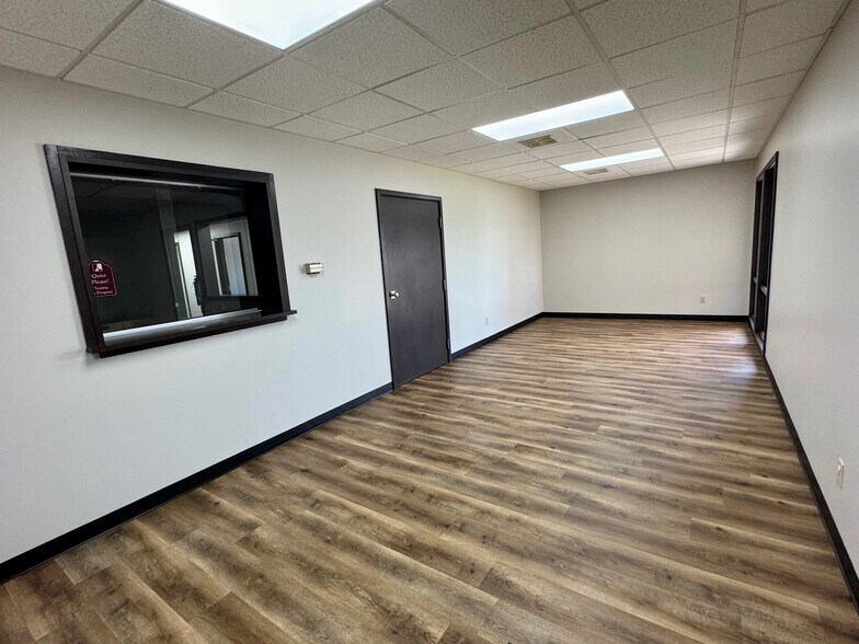 More Photos Of 830 Bethesda Dr, Zanesville Medical For Lease