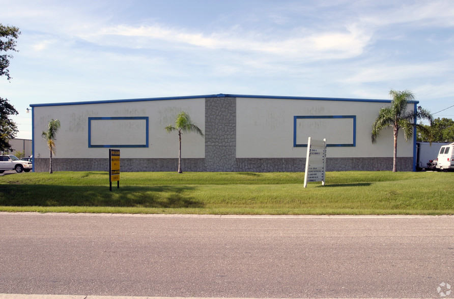 Primary Photo Of 820 NE 24th Ln, Cape Coral Warehouse For Lease