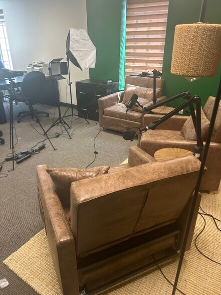 More Photos Of 28 W Nebraska St, Frankfort Office For Lease