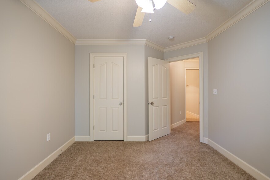 More Photos Of 3400 N Barack Obama Blvd, Valdosta Apartments For Sale