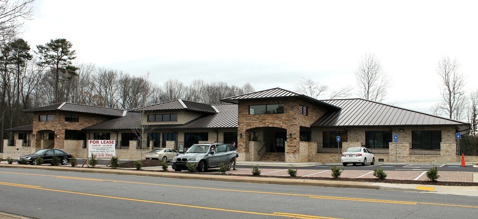 More Photos Of 1344 E Cobb Dr, Marietta Office For Lease