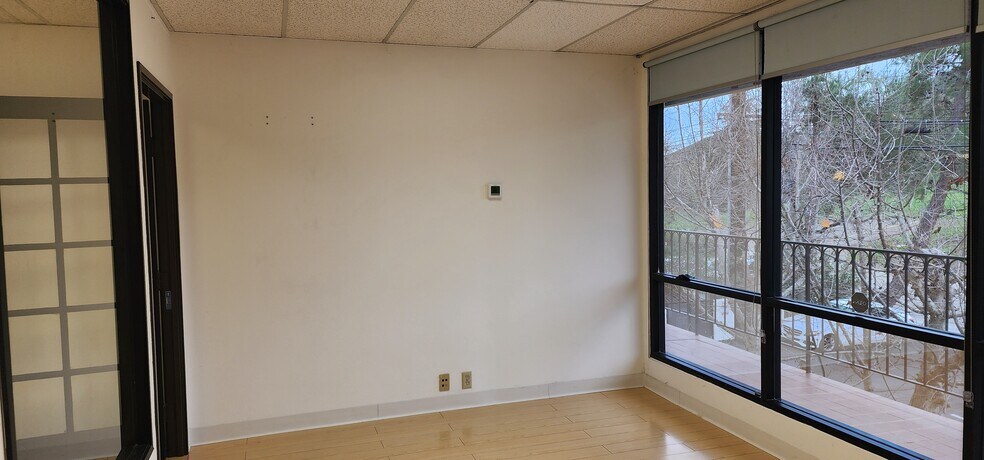 More Photos Of 28025 Dorothy Dr, Agoura Hills Office For Lease