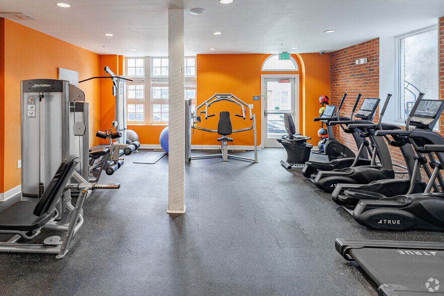 More Photos Of 622 S Broadway, Baltimore Apartments For Lease