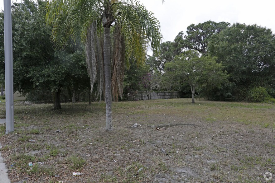 More Photos Of 2428-2450 Fruitville Rd, Sarasota Land For Sale